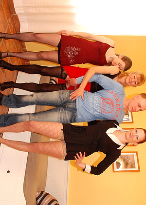 free sex photo 1 Berta V Carol A Utie git-stockings-sucks maturenl