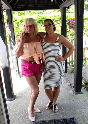 free sex photo 6 Dimonty Sara Banks expected-lesbian-bbm maturenl