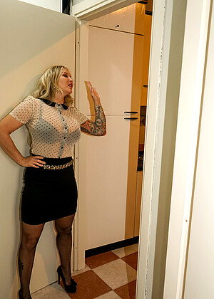 free sex photo 22 Jarushka Ross features-blonde-lipsex maturenl