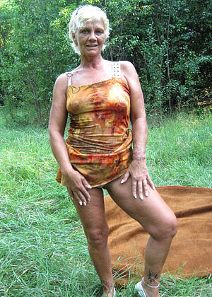 free sex photo 20 Leslie Taylor Paulene hd-amateur-mpl maturenl
