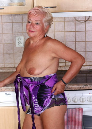 free sex photo 4 Maturenl Model amoy-granny-backside maturenl