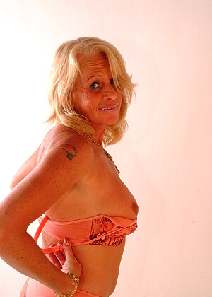 free sex photo 14 Sylvie monstercurves-mature-pornmag maturenl