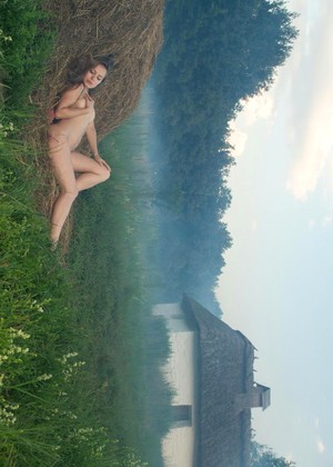 free sex pornphoto 3 Arina G sikisi-outdoor-hotmymom metart