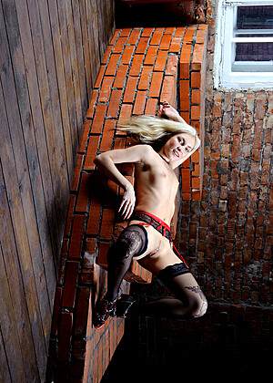 free sex pornphoto 8 Cristina A vagine-teen-flores metart
