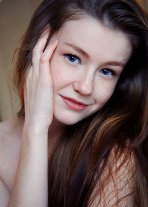 free sex photo 11 Emily Bloom mommys-face-tricked metart