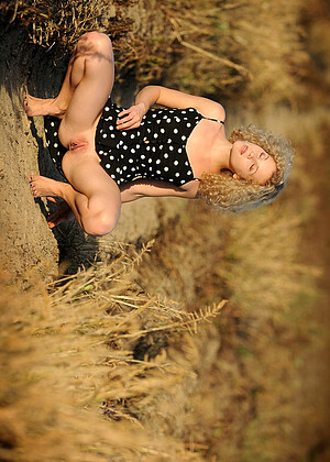 free sex pornphoto 7 Helena anysex-upskirt-piss metart