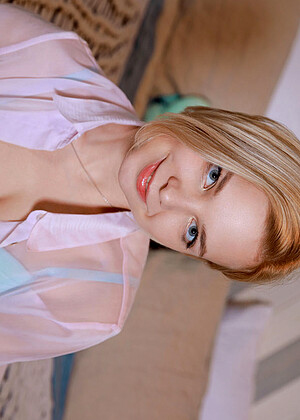 free sex pornphoto 1 Hilary Wind special-lingerie-chubby-skirt metart