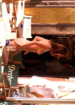 free sex photo 1 Katerina D virtualreality-teen-bathing-sexpothos metart