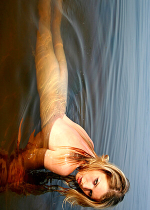 free sex photo 6 Maria D curve-blonde-watch-xxx metart