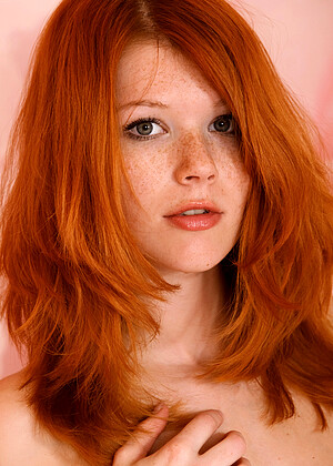 free sex photo 15 Mia Sollis brazzes-redhead-der-garage metart