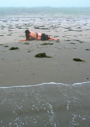 free sex pornphoto 21 Multiple Model Set xxxbabe-beach-gra metart