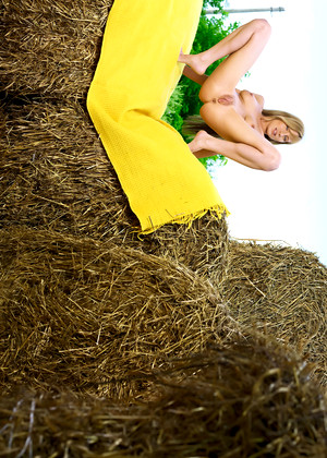 free sex pornphoto 14 Olga Barz uralesbian-blondes-nikki metart
