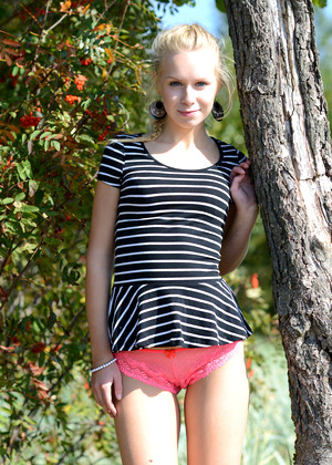 free sex pornphoto 8 Rozi shawed-blonde-big-blacknue metart