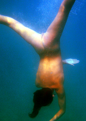 free sex pornphoto 11 Sharon E thick-underwater-poringa metart
