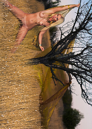 free sex pornphoto 6 Sophie B xxxpicture-hairy-breast-pics metart