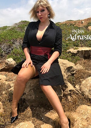 Missadrasteaxxx Miss Adrastea Swallowsquirt Legs Unique Images