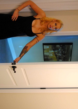 free sex photo 10 Candy Manson tiny-blonde-turner mommygotboobs