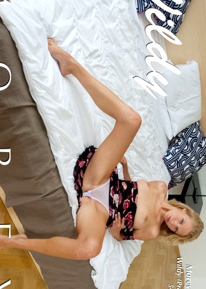 free sex pornphoto 1 Wildy fun-blonde-packcher moreystudio
