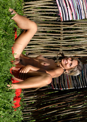 free sex pornphotos Mplstudios Mplstudios Model Lamour Spreading Berzzers Com