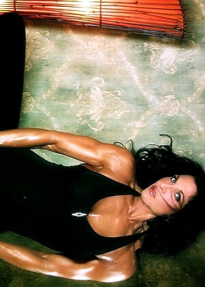 free sex photo 8 Tracy Daniels capery-legs-kiss-video musclegirlflix