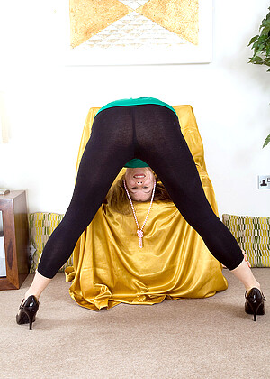 free sex pornphoto 8 Masie Dee book-yoga-pants-www1x naughtymag