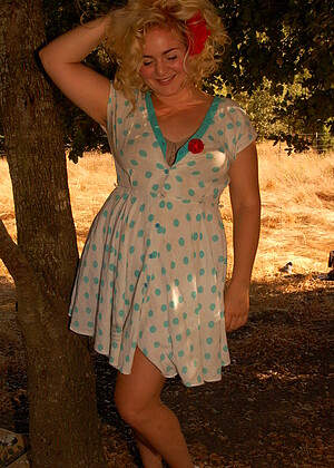 free sex pornphoto 2 Poppy Cox storm-nipples-foto-set naughtynatural