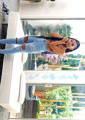 Netvideogirls Lina Flex Knight Jeans Little Lupe