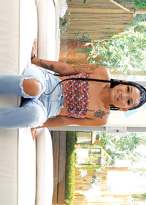 free sex photo 6 Lina Flex knight-jeans-little-lupe netvideogirls