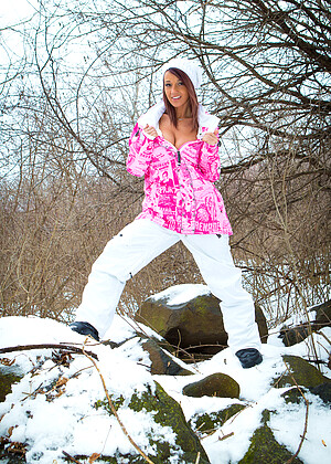 free sex photo 15 Nikki Sims pinupfiles-clothed-khushi nikkisims