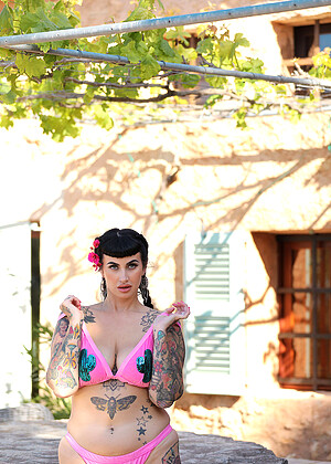 free sex pornphoto 11 Cherrie Pie hdphoto-brunette-goddes nothingbutcurves