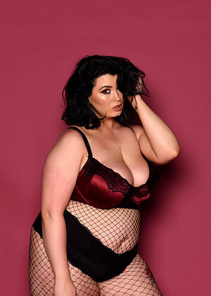 Nothingbutcurves Kiki Summer Babe Wwwcaopurncom