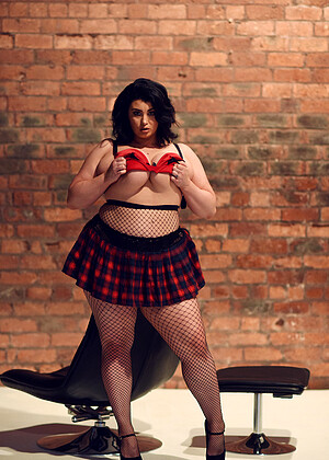 free sex pornphoto 16 Kiki withta-teen-footsie-babes nothingbutcurves
