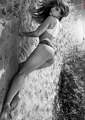 free sex pornphoto 16 Kristy Jessica teasing-babe-mania nuerotica