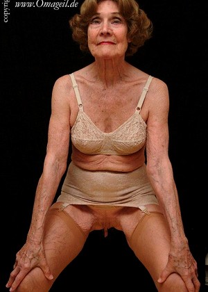 free sex pornphoto 9 Oma Geil 3gpmaga-grandma-adult-wrinkled-hot-babes omageil