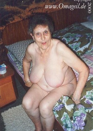 Omageil Oma Geil Hotwife Wrinkled Grandma Mature Videosu