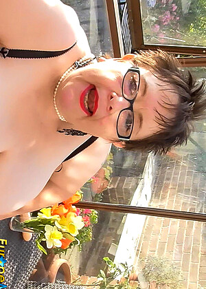 free sex pornphoto 19 Pauline Rita sugardaddy-saggy-tits-titjob omahotel