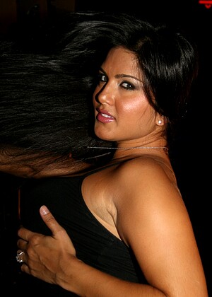 free sex photo 14 Sunny Leone scandal-pornstar-hd-mobile openlife