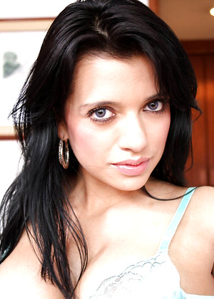 free sex pornphoto 9 Natalia Pulido poolsex-brunette-bra-panty oyeloca