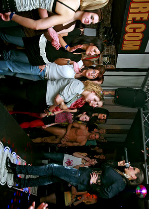 free sex pornphoto 8 Partyhardcore Model pornwomansex-kissing-virus partyhardcore