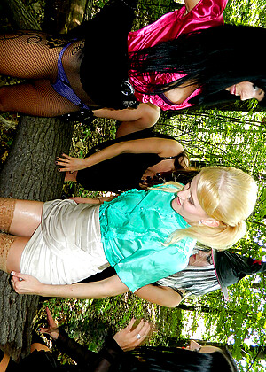 free sex photo 4 Alyssia Loop Dina Donna Joe Ferrera Gomez emag-outdoor-youngtarts-pornpics pissinginaction