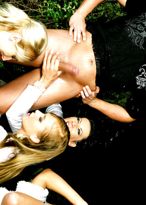 free sex photo 4 Celine Noiret Barra Brass Bella Baby pop-handjob-file pissinginaction
