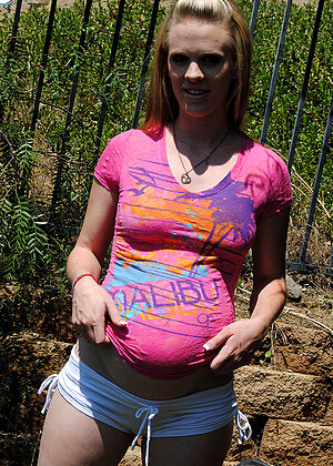free sex photo 8 Kristi sexh-legs-interracial-pregnant pregnantkristi