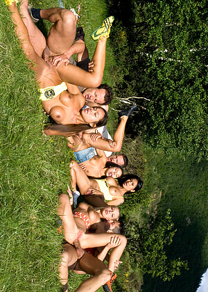 free sex photo 3 Jade Sin Jennifer Love Priva Vanessa May unexpected-groupsex-liveshow private