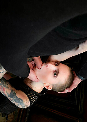 free sex pornphoto 3 Lou Nesbit explicit-tattoo-bell private