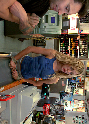 free sex pornphoto 14 Amy Brooke Tommy Pistol hammered-public-blast publicdisgrace