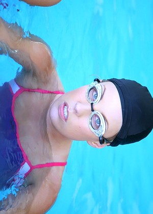 free sex pornphoto 13 Alyssa Reece Kiara Diane Sammie Rhodes wideopen-pool-thailady-naked realitykings