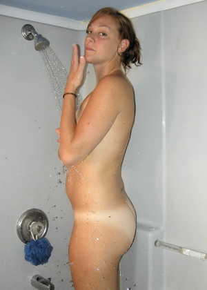 free sex photo 4 Mariah hidian-shower-sg-xxx redheadmariah