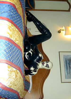 free sex photo 10 Darkwing Zero beauty-high-heels-strictly rubbertits