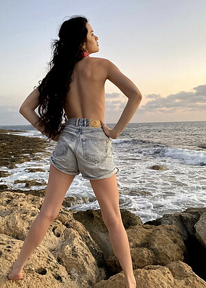 free sex photo 7 Ariana Mun pice-spreading-dvd-porno rylskyart