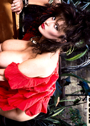 free sex pornphoto 4 Lisa Phillips violet-brunette-galas scoreclassics